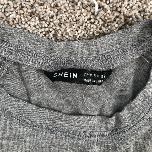 SHEIN basic tee - Picture 2 of 2